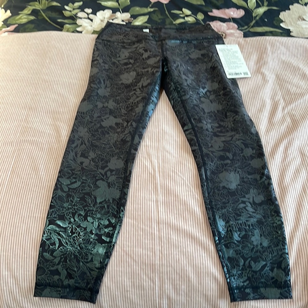 Lululemon Wunder Train foil leggings